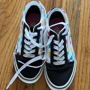 Kids vans rainbow with tie size 13